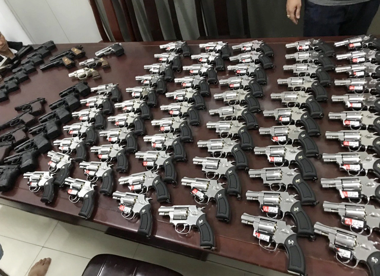 Bắt thêm 4 đối tượng, thu giữ hơn 200 khẩu súng ở Kiên Giang