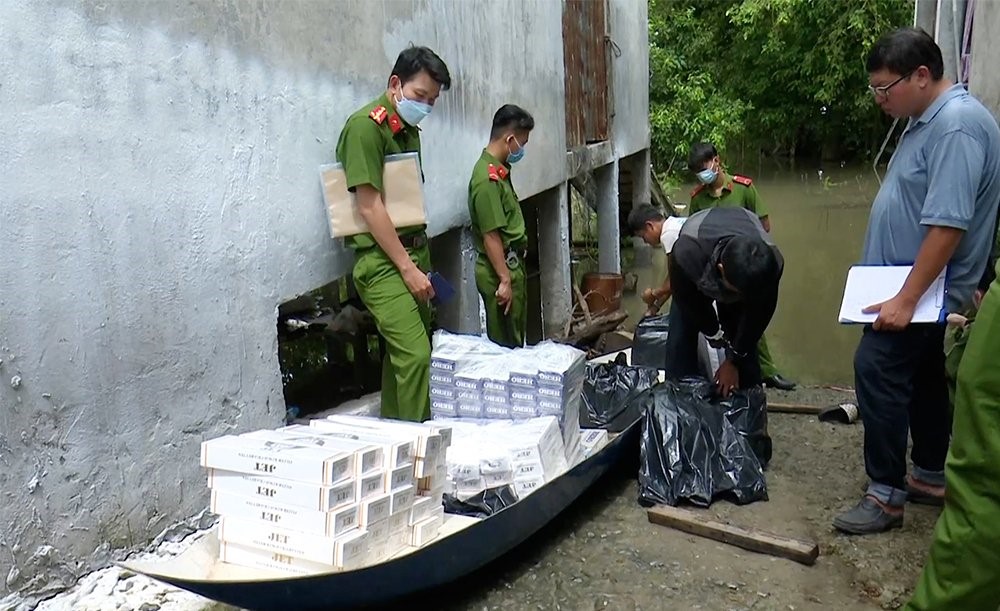 Công an tỉnh An Giang tăng cường chống buôn lậu trên tuyến biên giới trong mùa nước nổi