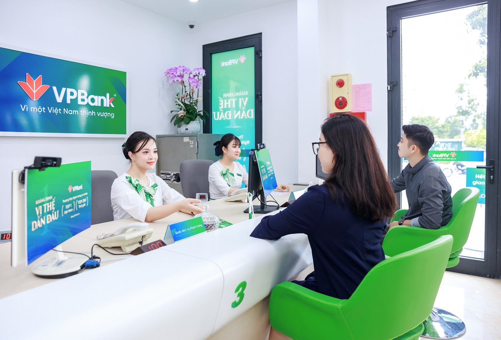 Gửi tiết kiệm tại VPBank cuối 2022, nhận cơ hội trúng quà “khủng” trị giá hàng trăm triệu đồng