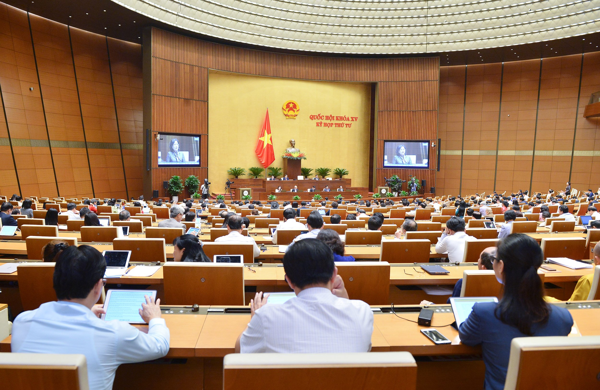 Cần giảm áp lực tăng lãi suất để hỗ trợ doanh nghiệp sản xuất