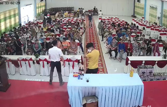 Truy tìm nhóm người bán hàng có dấu hiệu lừa đảo ở miền Tây