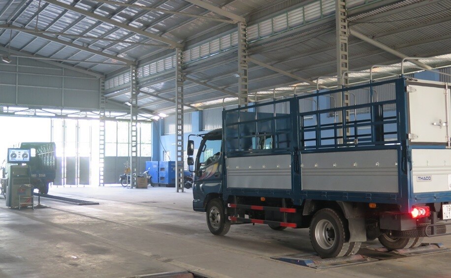 Hơn 19.000 phương tiện bị trượt đăng kiểm, buộc khắc phục kích thước thùng hàng
