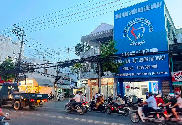 Bắt giam Giám đốc Công ty Nha Khoa sử dụng bằng giả