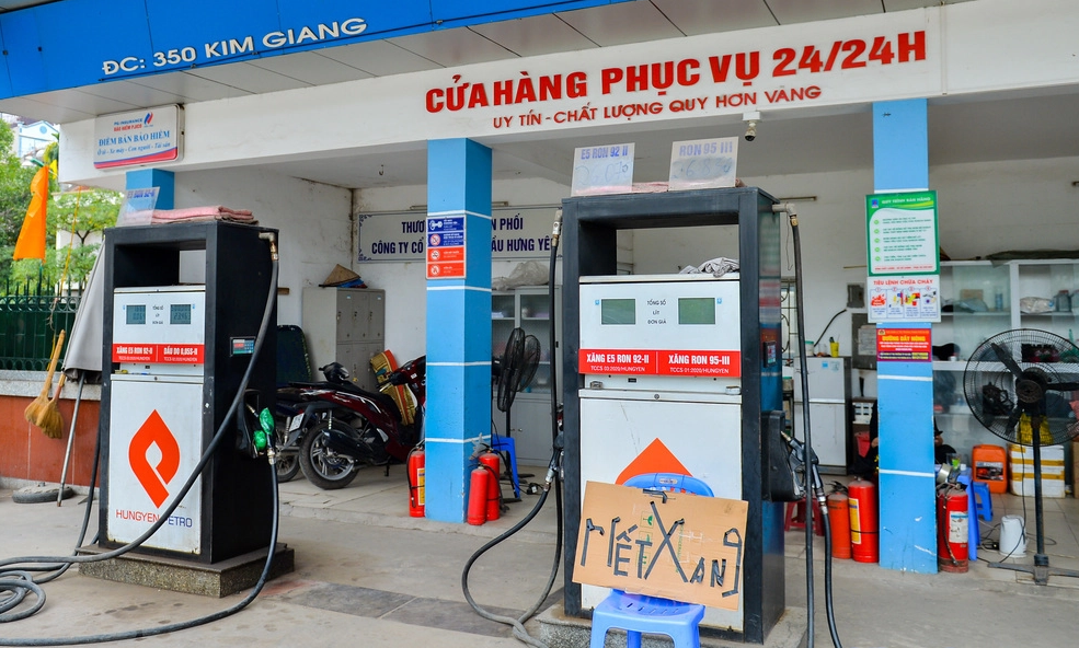 Bộ trưởng Nguyễn Hồng Diên đề nghị các anh cả kinh doanh xăng dầu chia sẻ nguồn dự trữ thương mại