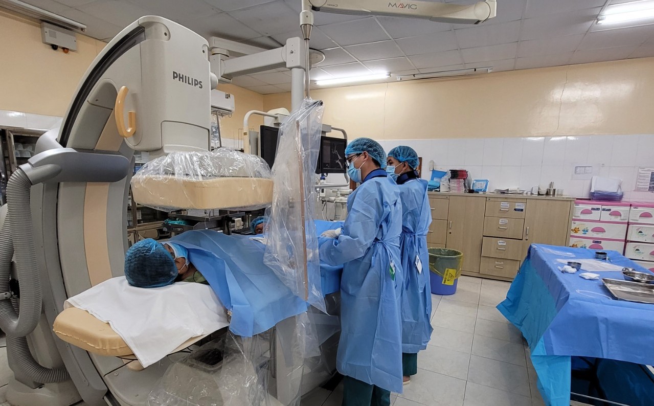 Bệnh viện Nguyễn Tri Phương nói gì về việc người đàn ông được cho về lo hậu sự bất ngờ được cứu sống