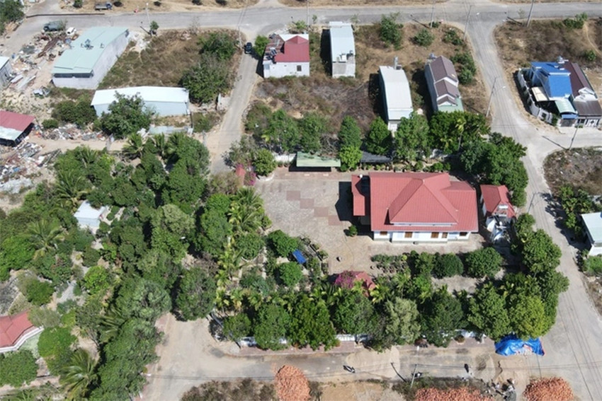 Biệt thự 4 mặt tiền của vợ nguyên Bí thư TP Kon Tum có dấu hiệu cố ý làm trái quy định