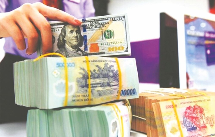 Ngân hàng Nhà nước lần đầu tiên giảm giá USD trong năm 2022