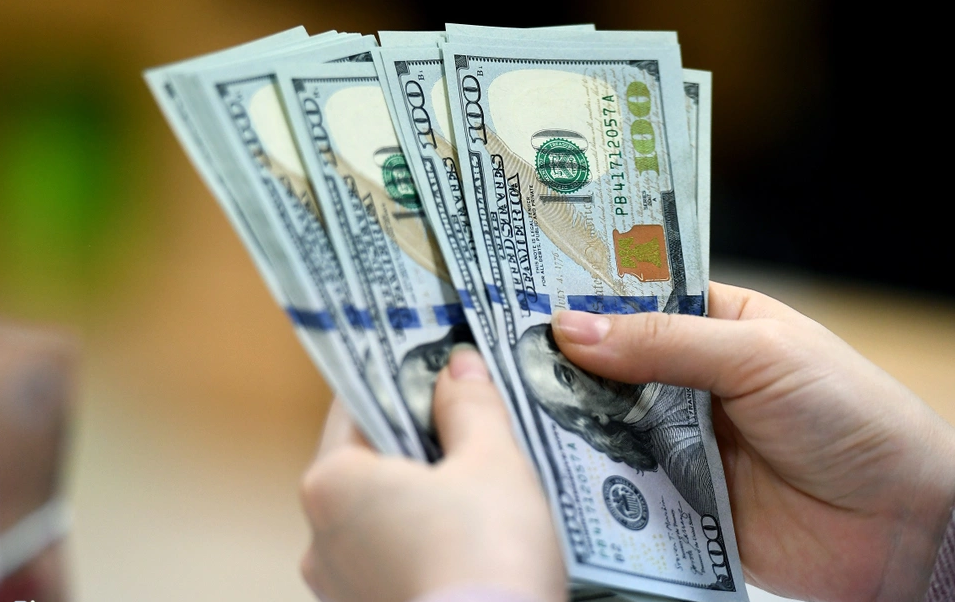 Tỷ giá ngoại tệ hôm nay 1211 USD tiếp tục giảm sâu, xuống mức 106