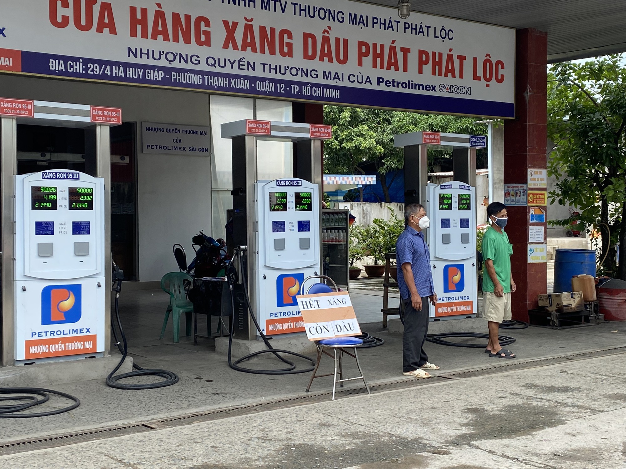 TP.HCM chỉ còn gần 20 cửa hàng thiếu xăng