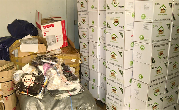 Tạm giữ gần 2 tấn hạnh nhân, hạt dẻ không rõ nguồn gốc