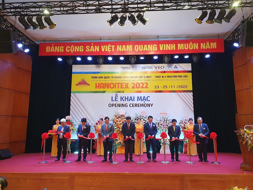 HanoiTex 2022 Cầu nối giúp doanh nghiệp dệt may tham gia chuỗi cung ứng, tiếp cận thiết bị hiện đại