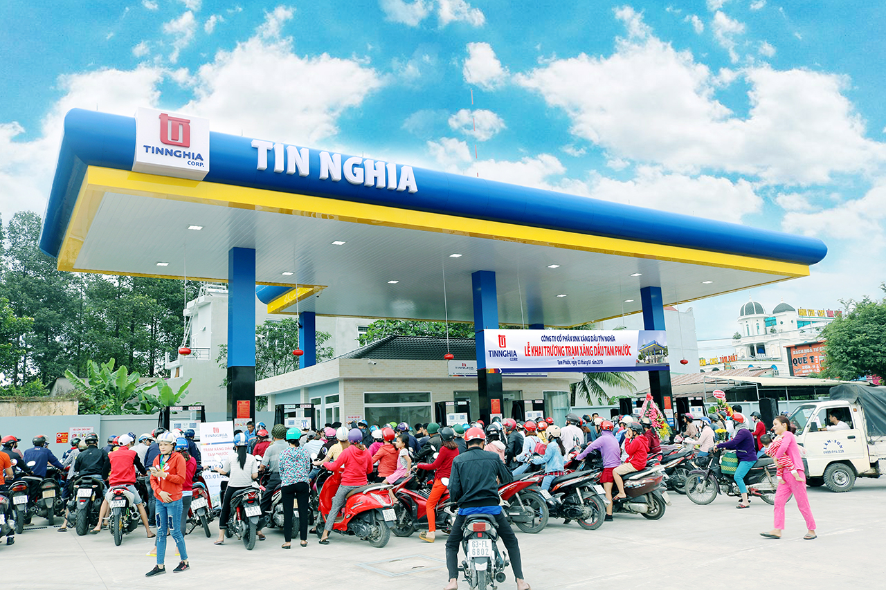 Bộ Công Thương lên tiếng về việc chưa tước giấy phép 5 đầu mối xăng dầu