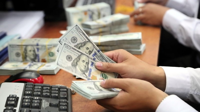 Tỷ giá ngoại tệ hôm nay 2411 Đồng USD tiếp tục lao dốc