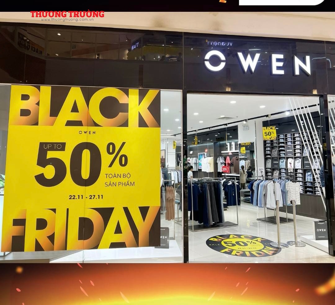 Nhiều cửa hàng giảm giá sập sàn dịp Black Friday vẫn vắng khách