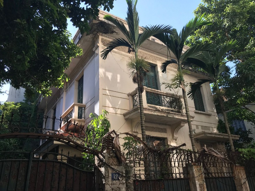 Biệt thự cựu Chủ tịch Hà Nội bất ngờ được dọn sạch sau nhiều năm bỏ hoang