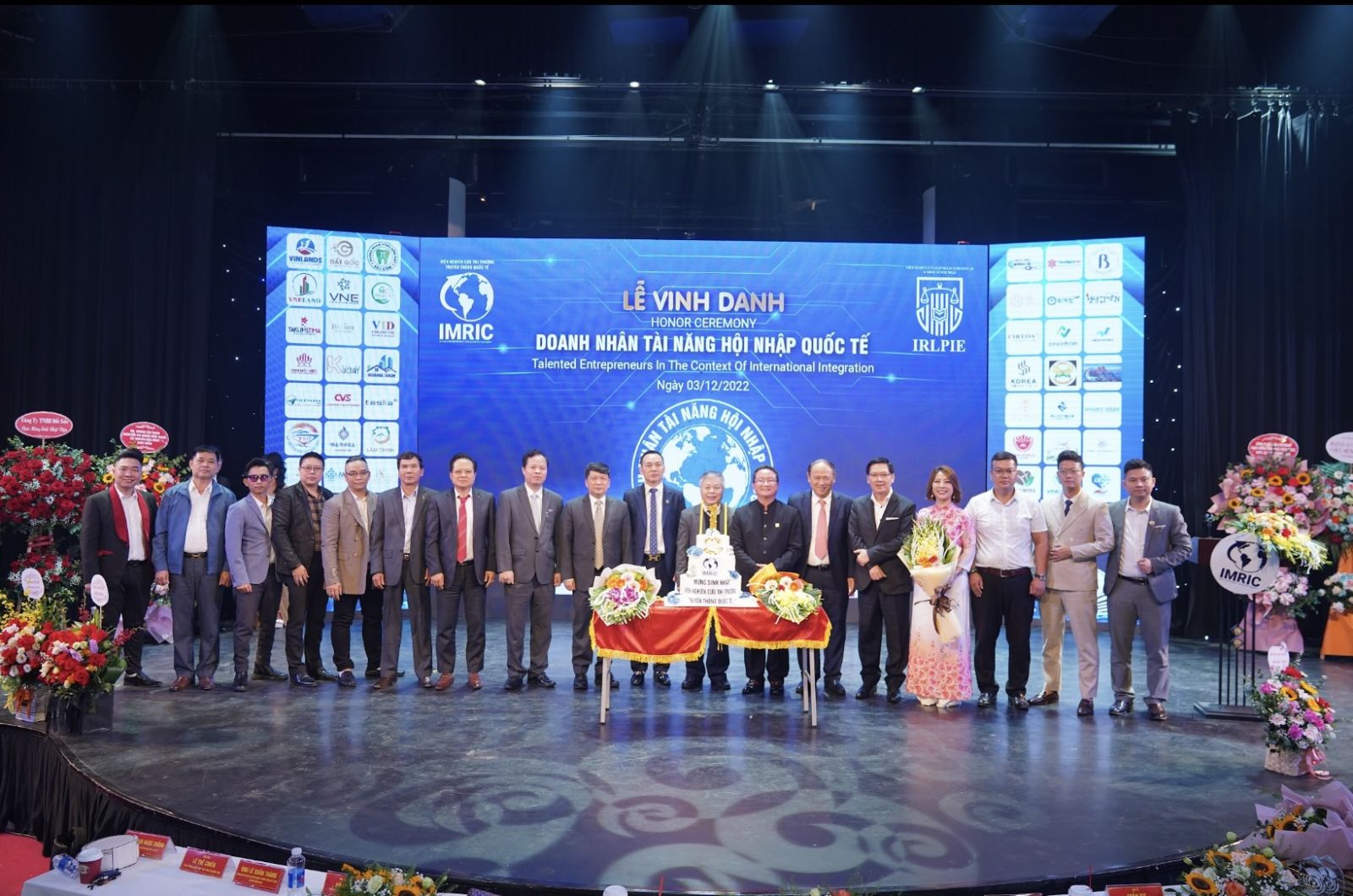 Vinh danh những doanh nghiệp, doanh nhân sản xuất ra những sản phẩm, hàng hóa chất lượng cao