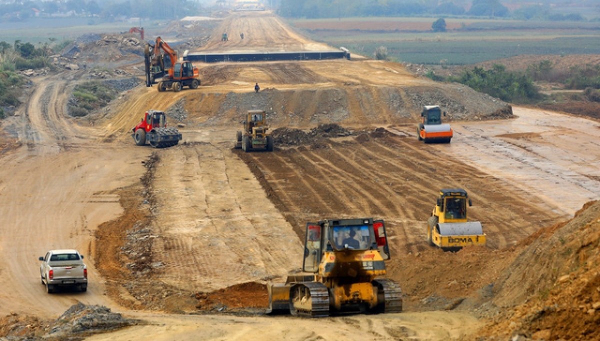 Phấn đấu khởi công đồng loạt 12 dự án thành phần cao tốc Bắc - Nam trước ngày 31122022