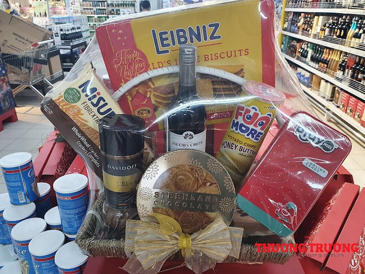 Thị trường giỏ quà Tết vào mùa, nhộn nhịp trên các kênh phân phối