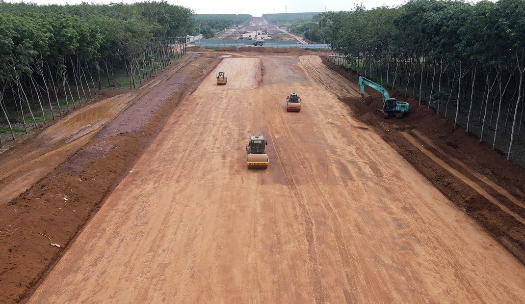 Bộ GTVT yêu cầu xử lý nhà thầu yếu kém dự án cao tốc Phan Thiết - Dầu Giây