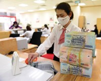 Làn sóng giảm lãi suất cho vay lan rộng trong tháng cuối năm  