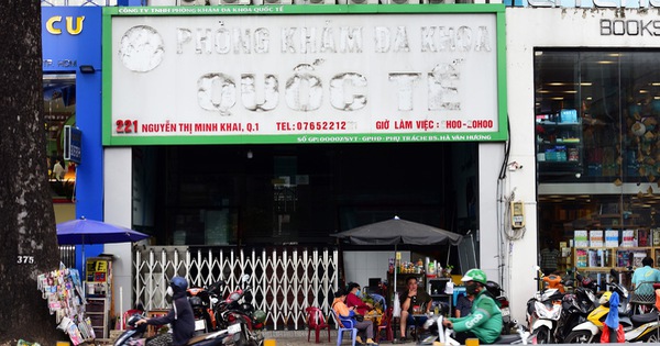 Trục xuất 2 bác sĩ ngoại quốc liên quan tới phòng khám vẽ bệnh, moi tiền