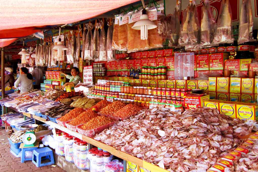 Giá cả thị trường hôm nay 1012 Giá lương thực TP.HCM tăng