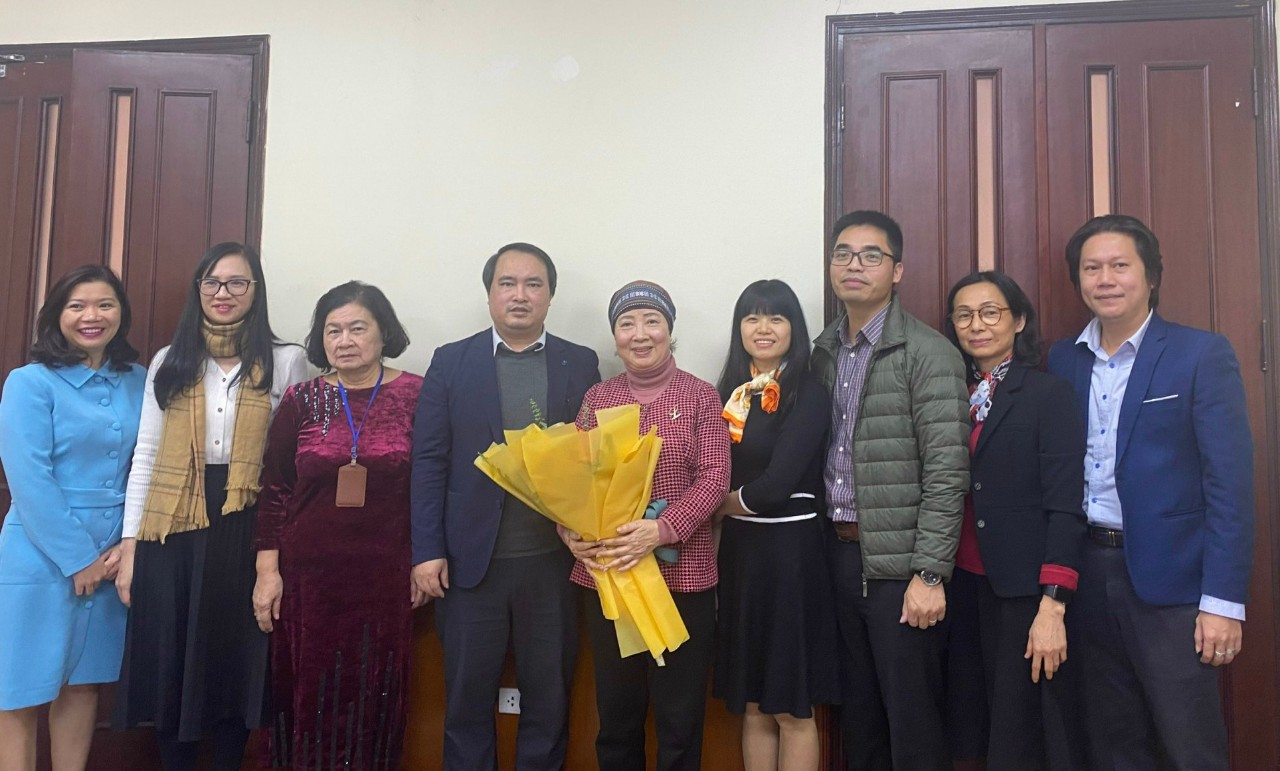 Nghiên cứu, đề xuất giải pháp phát triển ngành dịch vụ bán lẻ Việt Nam trong điều kiện CMCN 4.0