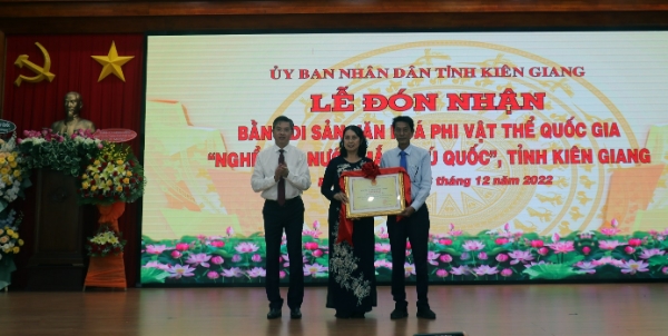 Nước mắm Phú Quốc đón nhận Bằng di sản phi vật thể Quốc gia