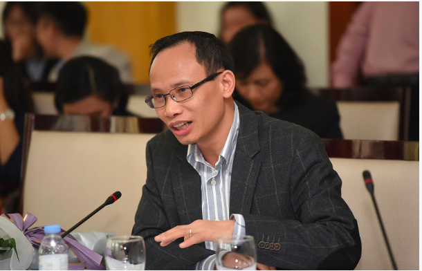 TS. Cấn Văn Lực Quan điểm của tôi là không dùng ngân sách để giải cứu thị trường bất động sản