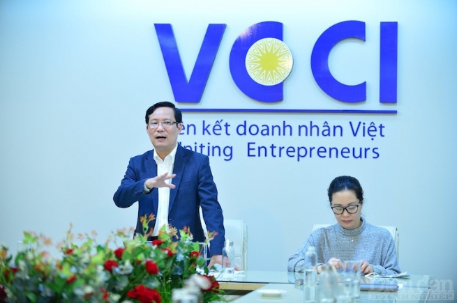 6 nhóm giải pháp giúp doanh nghiệp và người lao động vượt khó năm 2023
