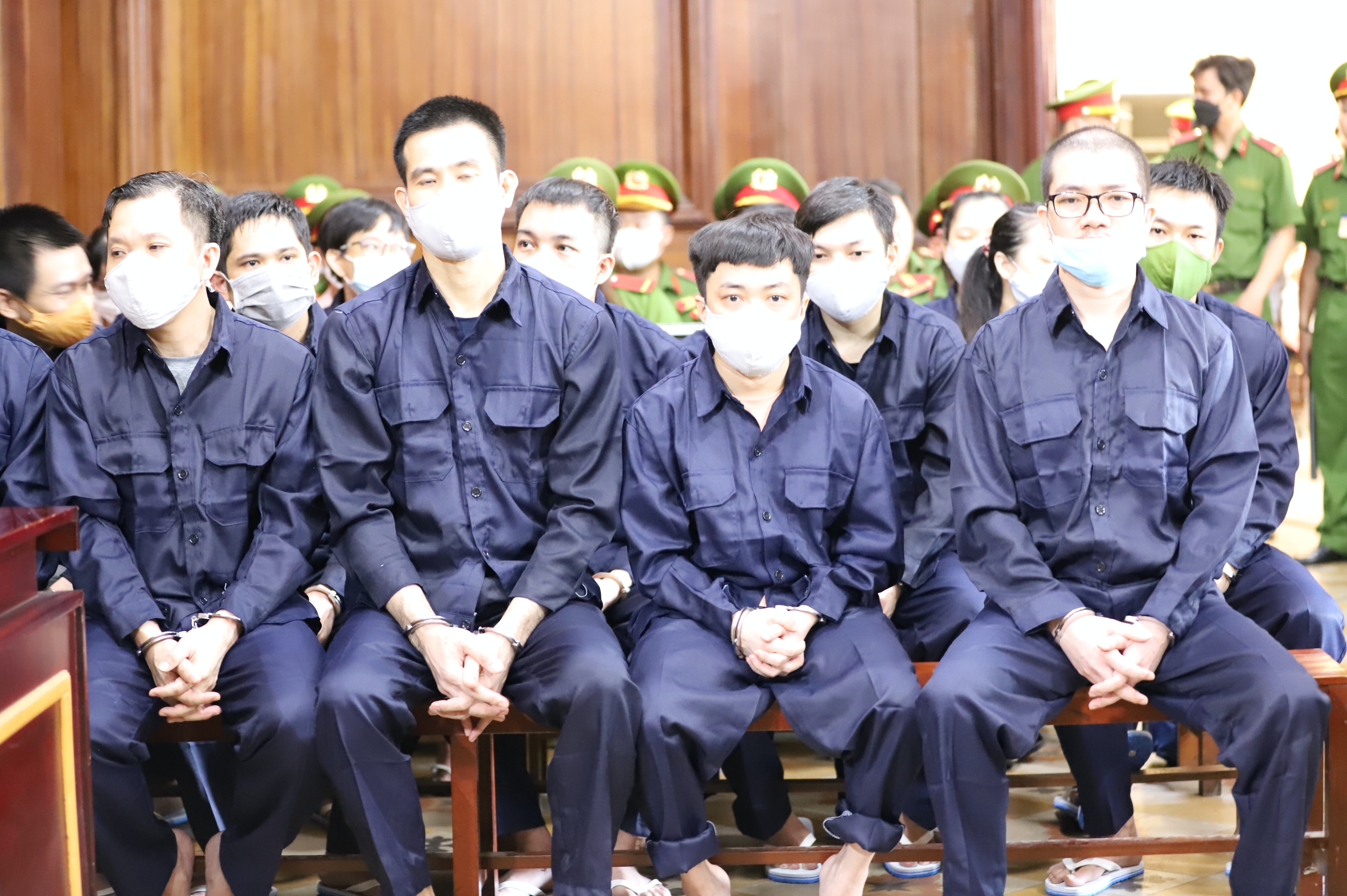 Vụ xét xử Công ty Alibaba Các đồng phạm của Nguyễn Thái Luyện khóc nghẹn, xin giảm tội