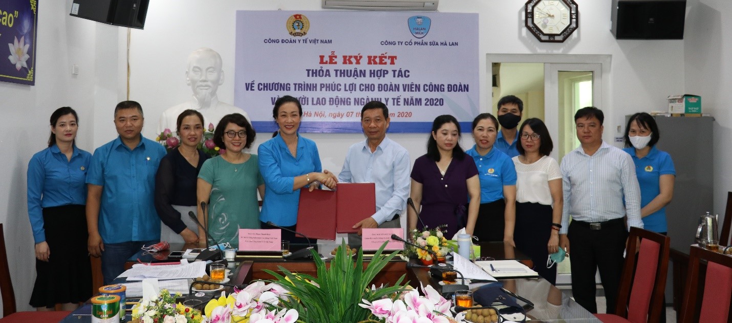 Công ty Sữa Hà Lan bị khởi tố vì sữa ‘rởm’ (Bài 2) ‘Độc chiêu’ bán sữa thông qua các Liên đoàn Lao động