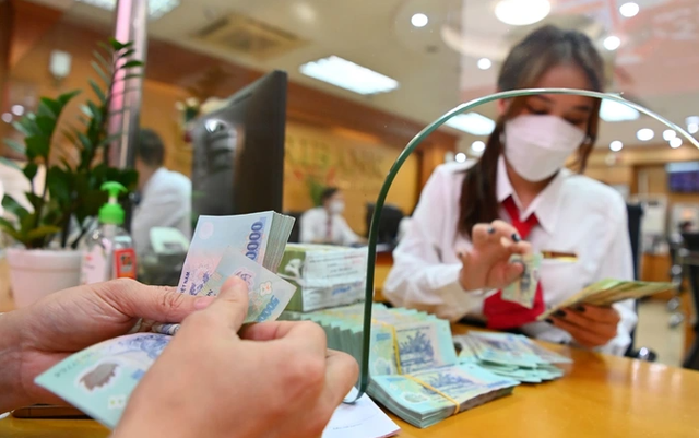 Nhiều ngân hàng điều chỉnh giảm lãi suất huy động