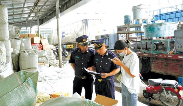 Hải Quan siết hàng hóa quá cảnh giả mạo xuất xứ Việt Nam