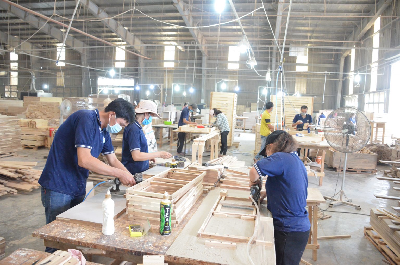 Thanh toán đầy đủ tiền lương và thưởng Tết 2023 cho người lao động