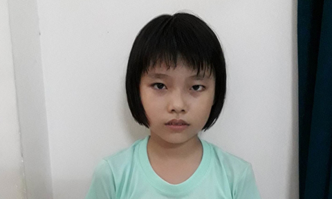 Cô bé ngoan hiền, chăm học