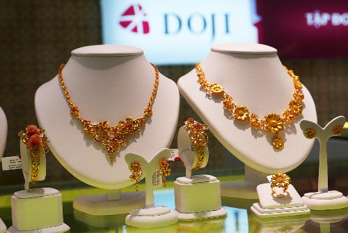 Giá vàng SJC lùi sát mốc 36 triệu đồng