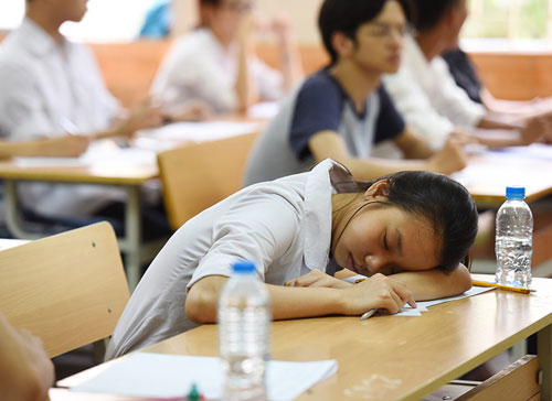 phu-huynh-lo-lang-neu-thi-diem-day-tieng-nga-trung-quoc-1