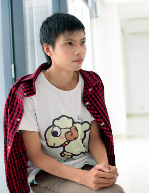 tre-hoa-khuon-mat-cho-chang-trai-gia-hon-tuoi-vi-ho-hai-ham-xin-bai-edit-6