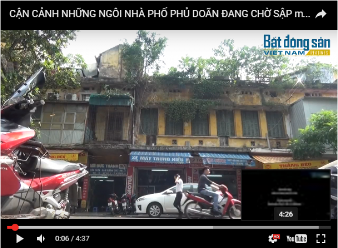 Cận cảnh những ngôi nhà trên phố Phủ Doãn đang run rẩy chờ sập