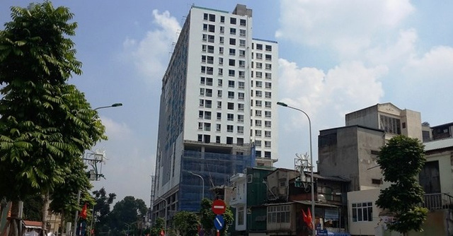 Chính phủ yêu cầu Hà Nội kiên quyết hơn với việc “cắt ngọn” nhà 8B Lê Trực 