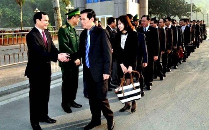 Yêu cầu làm rõ chuyện “cả họ làm quan” tại các địa phương