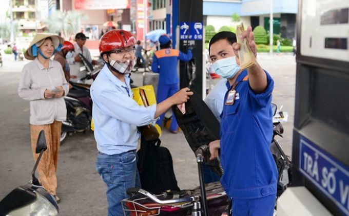 Hôm nay 56 xăng có thể tăng 300 đồnglít