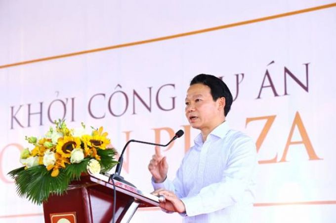 Ông Đỗ Đức Duy, Thứ trưởng Bộ Xây dựng căn dặn, chỉ đạo chủ đầu tư trong việc thực hiện dự án.