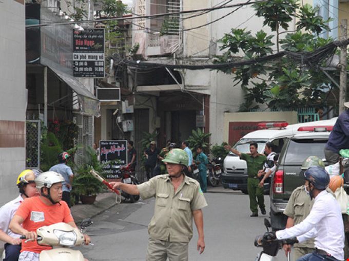 Nghi vấn người đàn ông bị bắn ngay trong trụ sở phường