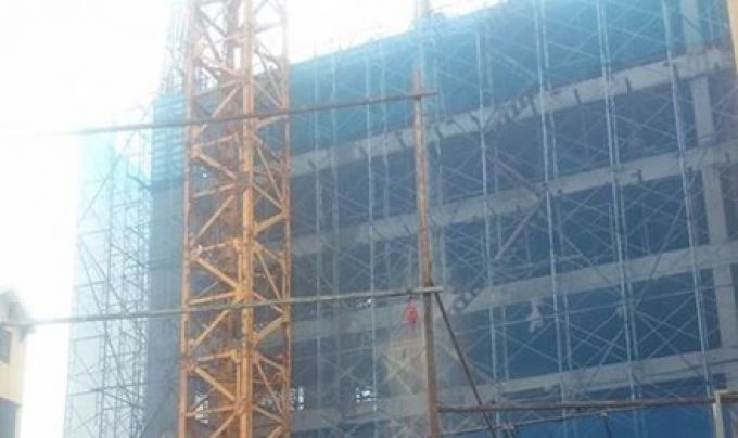 Sập giàn giáo công trình, nhiều người thương vong