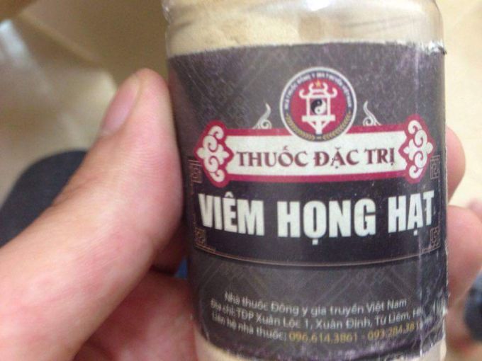 Trên một lọ khác lại đề địa chỉ là Xuân Đỉnh. (?)