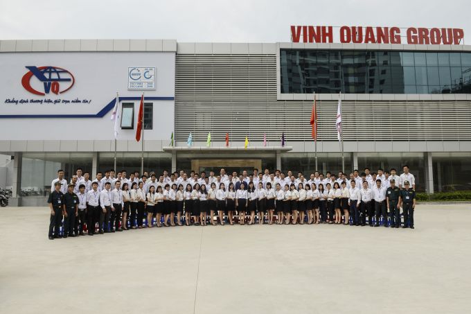 Tập thể cán bộ CNV Vinh Quang Group