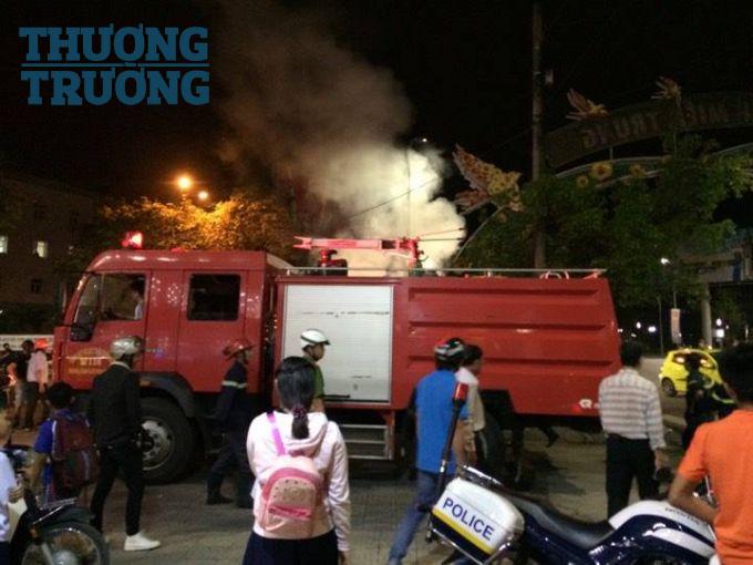 Thừa Thiên - Huế Vòm đèn trang trí bất ngờ bốc cháy