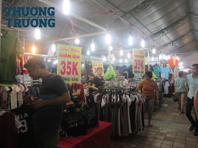 Nhiều người đánh giá hội chợ có nhiều thứ lạ, giá mềm.